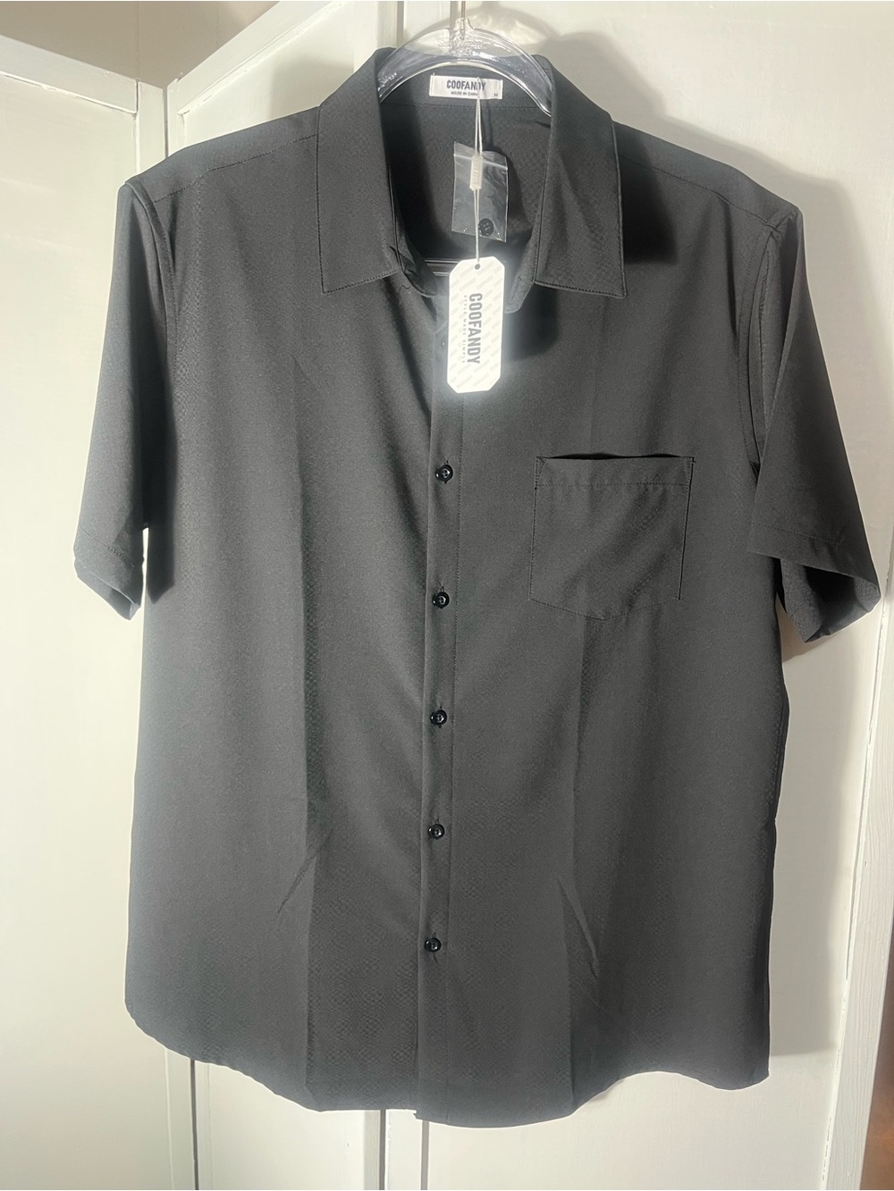 NWT! Coofandy Wo M Black Short-Sleeve Button-Down Shirt with Chest Pocket
